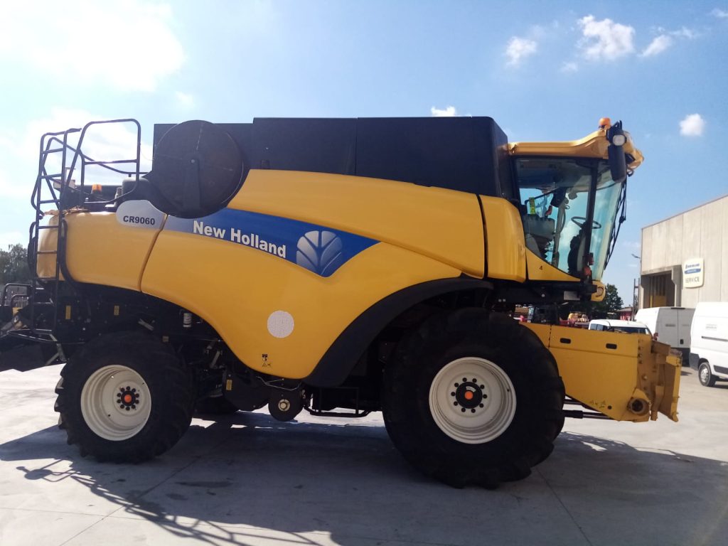 Mietitrebbia New Holland CR9060e telaio 761744005