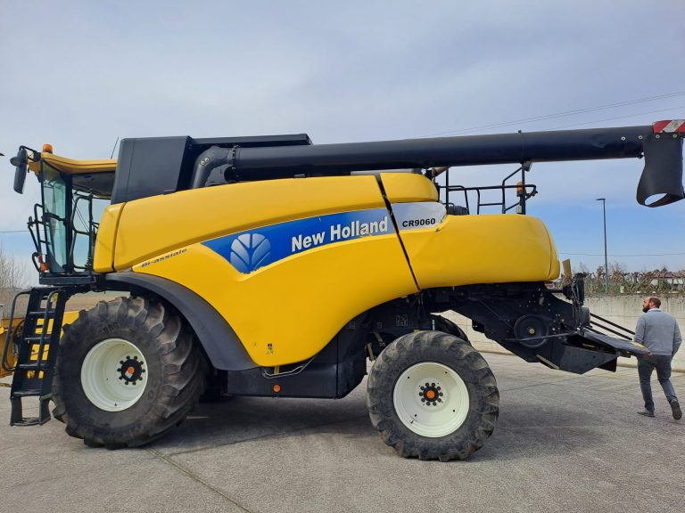 Mietitrebbia New Holland CR9060 telaio 341584008
