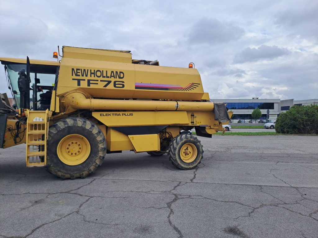 Mietitrebbia New Holland TF76sl telaio 451103017