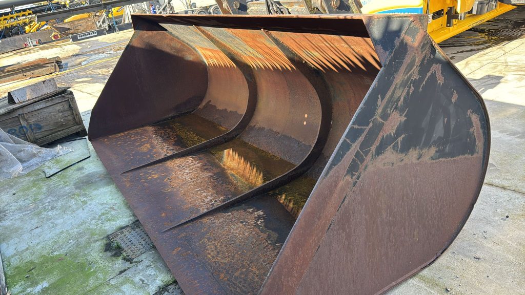 Grain bucket for forklift
