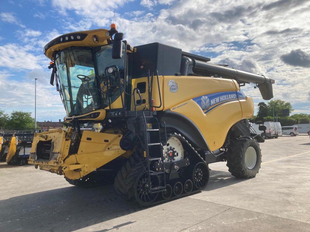 Mietitrebbia New Holland CR8.80T telaio 811956001