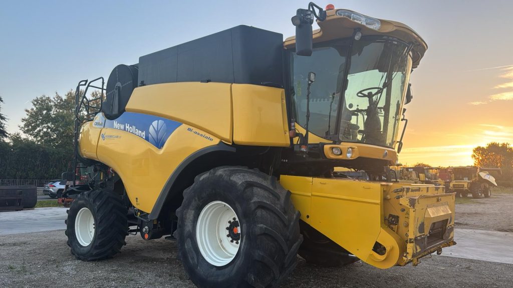Mietitrebbia New Holland CR9060e telaio 761668031