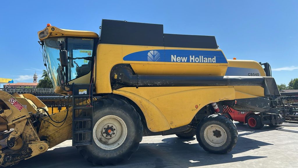 Mietitrebbia New Holland CS540 telaio 281492007