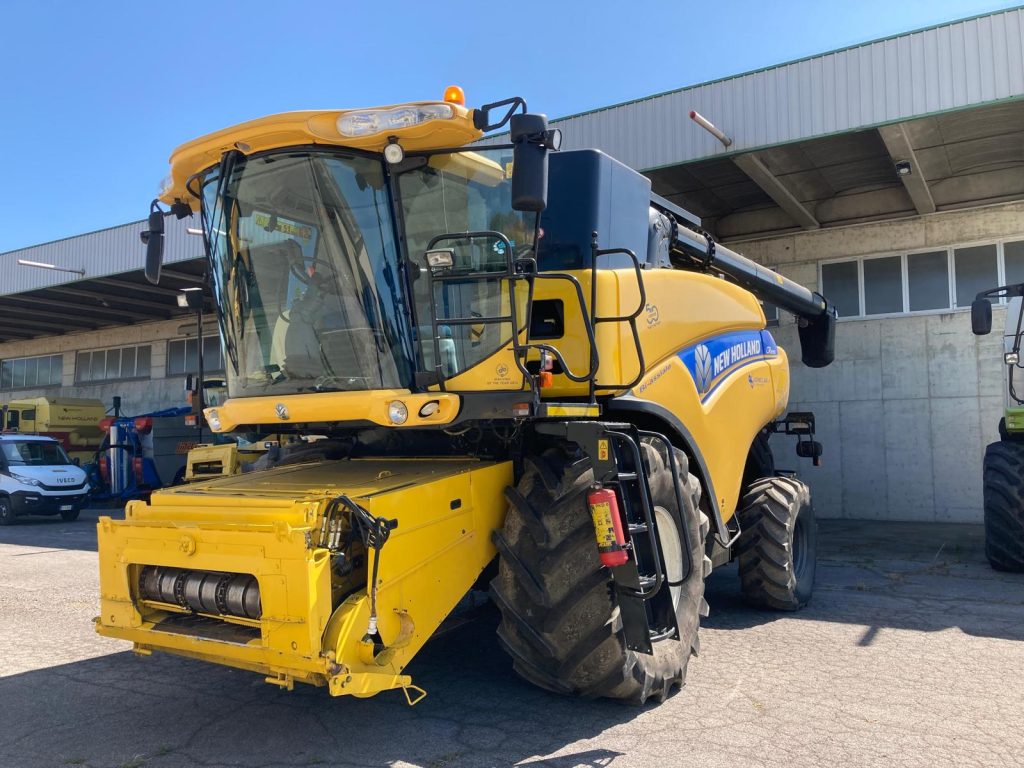 Mietitrebbia New Holland CR9070 telaio 721864001 – Revisionata