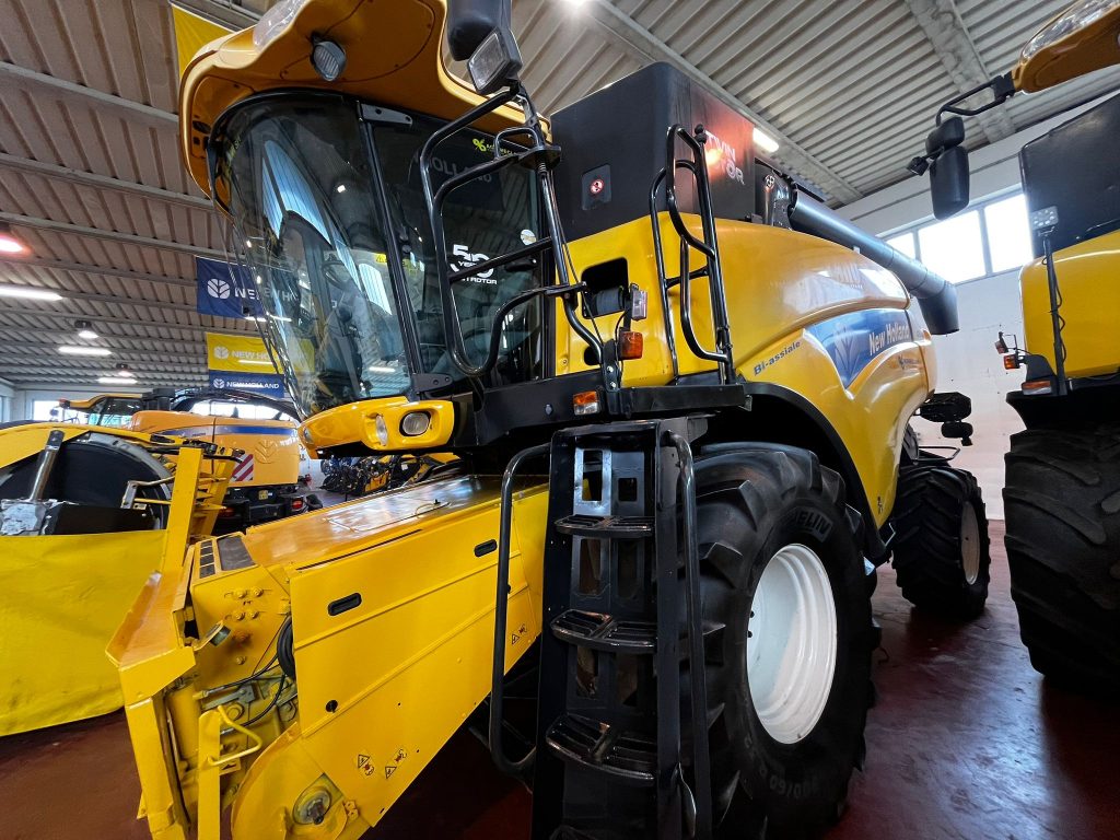 Mietitrebbia New Holland CR980 telaio 351512005 – Funzionante