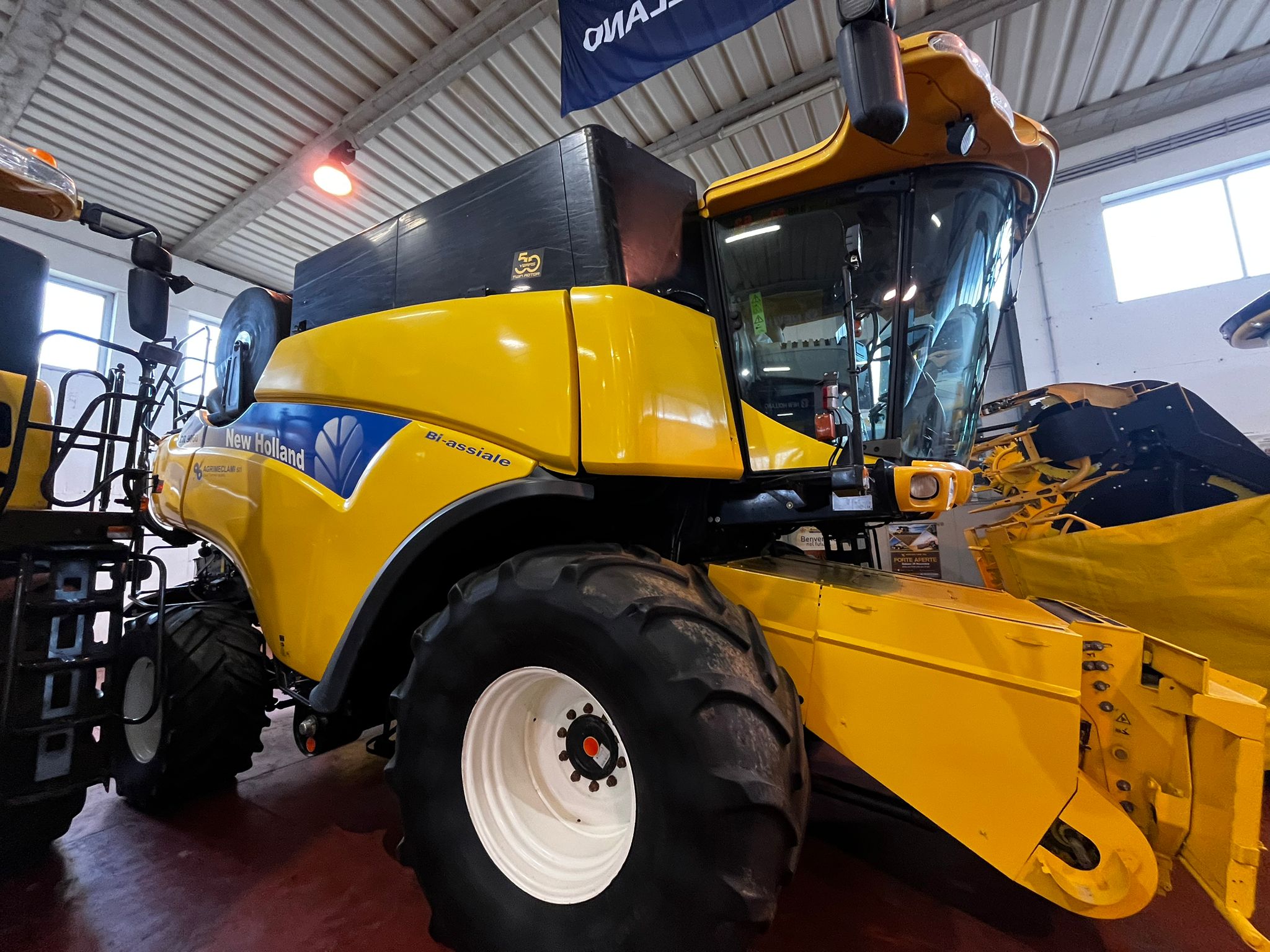 Mietitrebbia New Holland CR9060e telaio 761668031