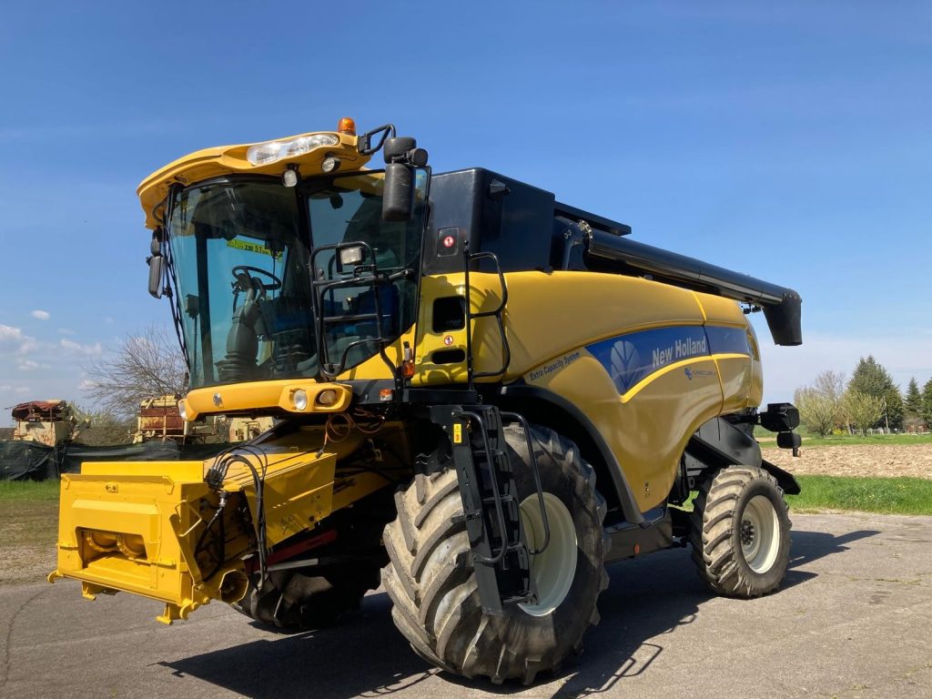 Combine Harvester New Holland CX8050sl frame number 231720003