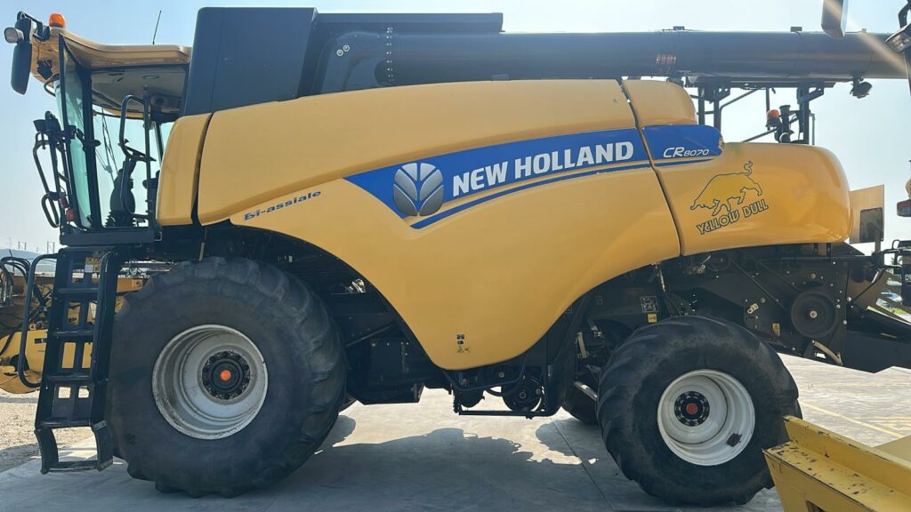 Mietitrebbia New Holland CR8070 telaio 701918001