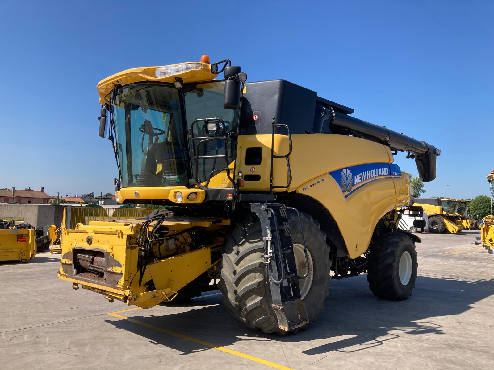 Mietitrebbia New Holland CR8070 telaio 701918001