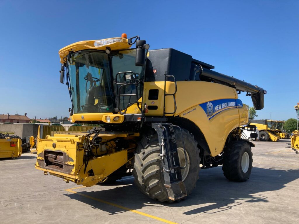 Mietitrebbia New Holland CR8070 telaio 701918001